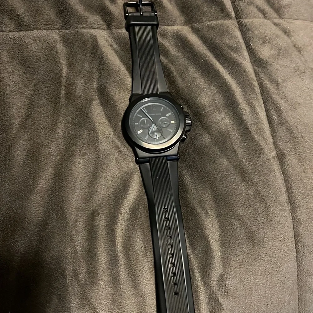 Watch - Picture 3 of 3